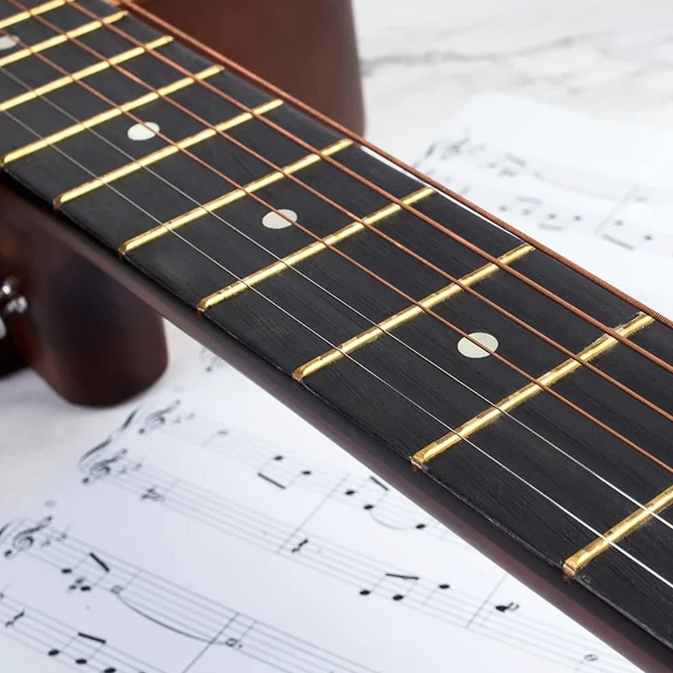 Alnicov Czerwone miedziane struny do gitary akustycznej pełny zestaw z czarnym 3 w 1 narzędzie do naciągania strun gitarowych z nawijaniem strun gitarowych narzędzie do ścinania gitary szpilka do ściągania