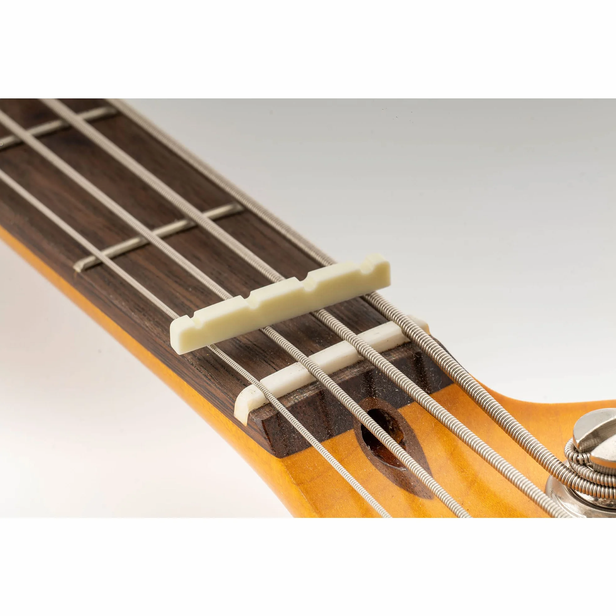 Musiclily Pro Plastik żywicy Mocznikowej 40mm Siodełko Jazz Bass do 4-strunowe Bas J Bass, Kość Słoniowa(2 szt.)